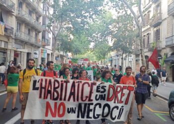 Cientos de personas se manifiestan en Barcelona contra los precios del alquiler y los desahucios
