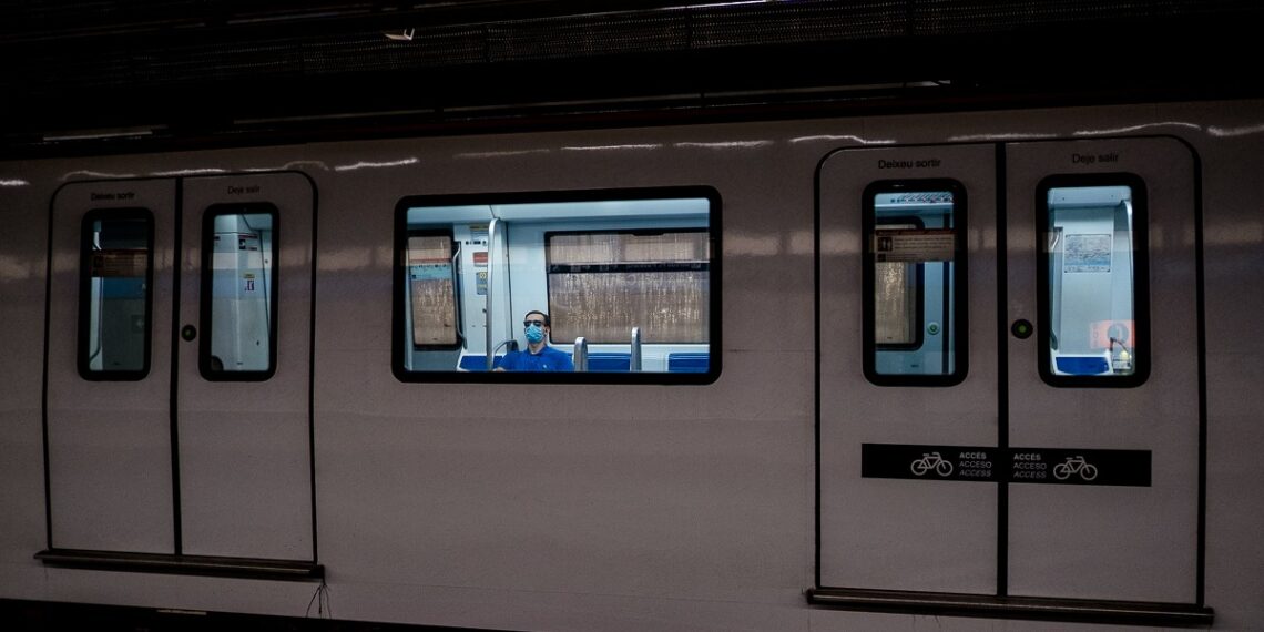 Interrumpido el servicio en la L4 del metro entre Passeig de Gràcia y Barceloneta