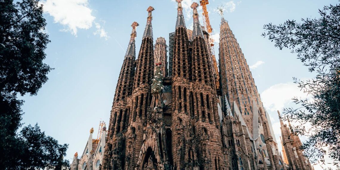 La Sagrada Família acude a los tribunales para construir en suelo protegido