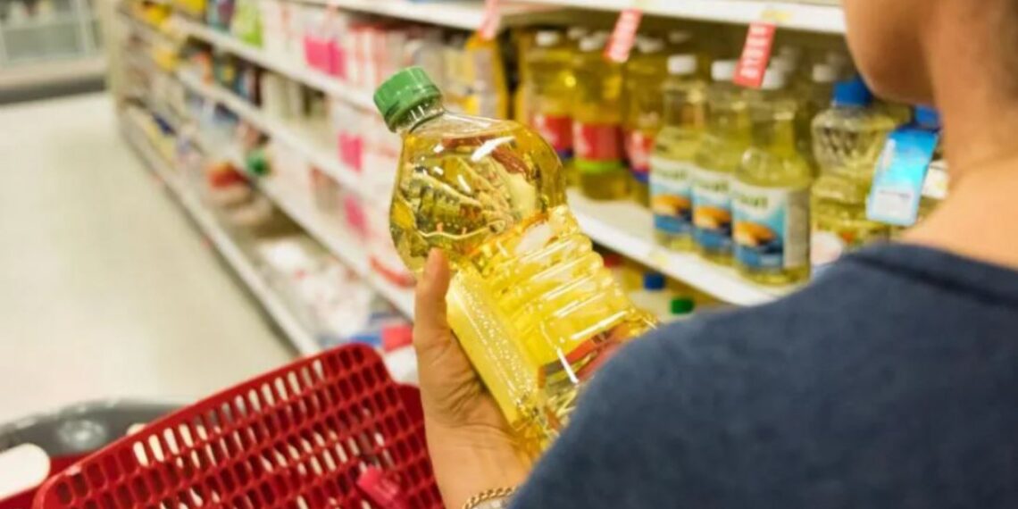 La solución de algunos supermercados para que no les roben el aceite