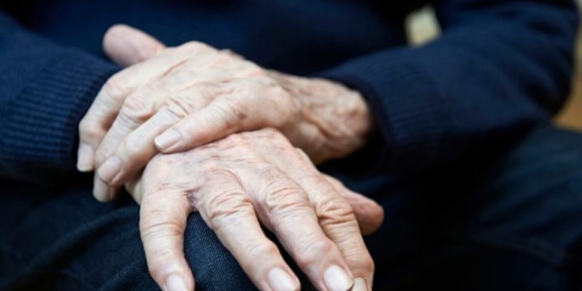 Vivir con Parkinson: temblores constantes y rigidez muscular